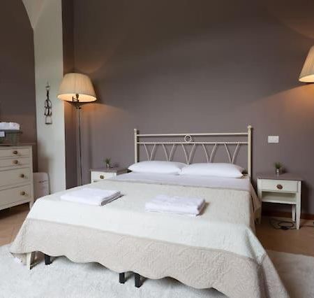 Aparthotel Ht Castello Di Campolongo à Valfabbrica Extérieur photo