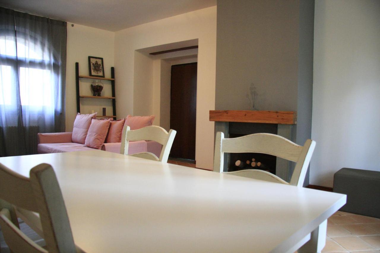 Aparthotel Ht Castello Di Campolongo à Valfabbrica Extérieur photo