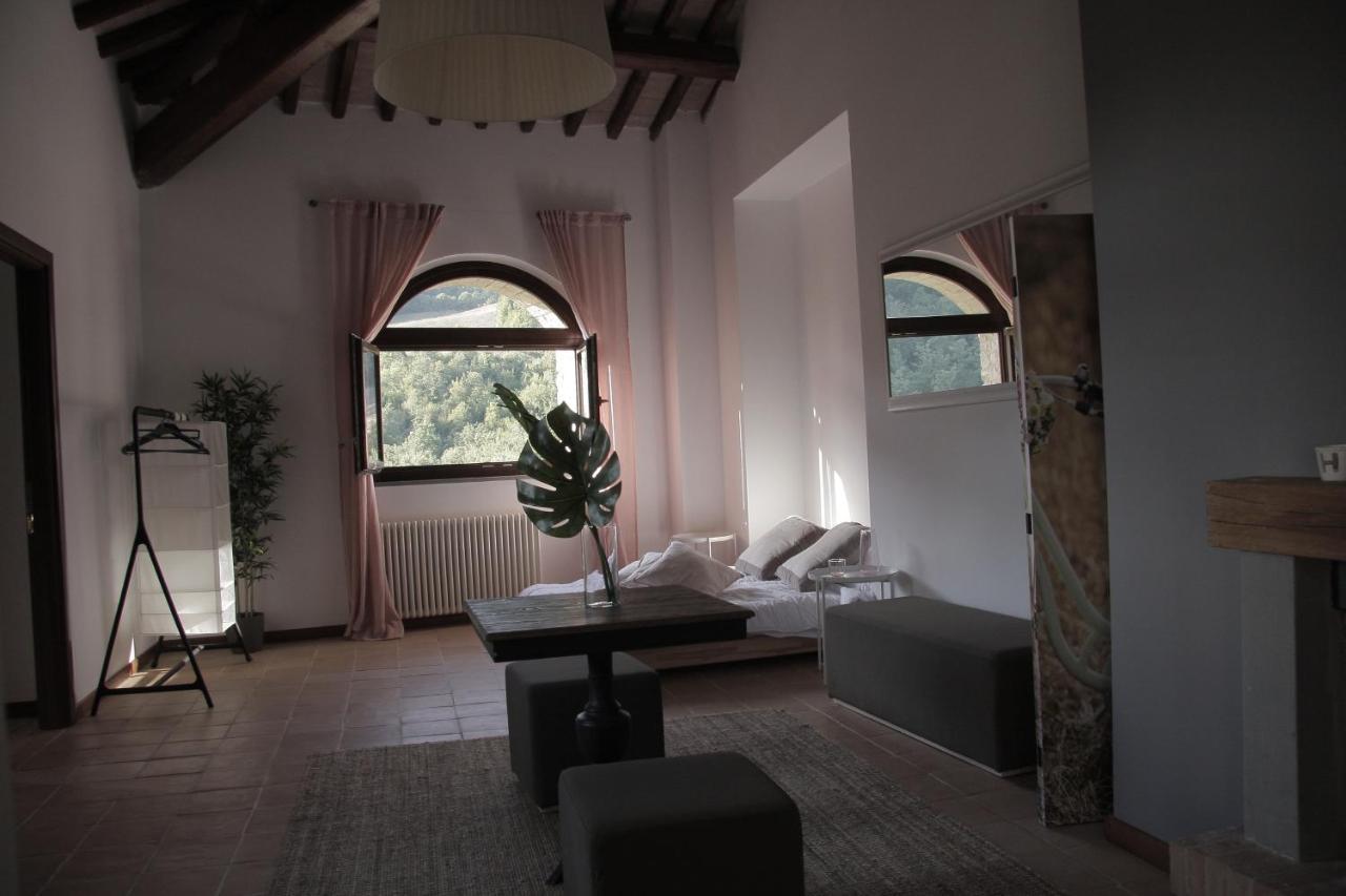 Aparthotel Ht Castello Di Campolongo à Valfabbrica Extérieur photo