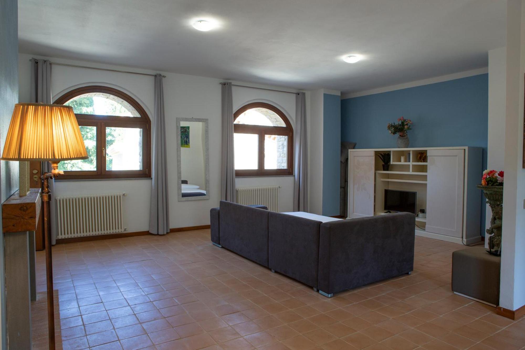 Aparthotel Ht Castello Di Campolongo à Valfabbrica Extérieur photo