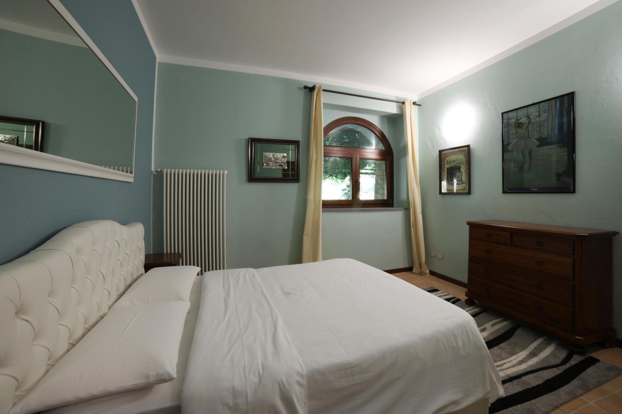 Aparthotel Ht Castello Di Campolongo à Valfabbrica Extérieur photo