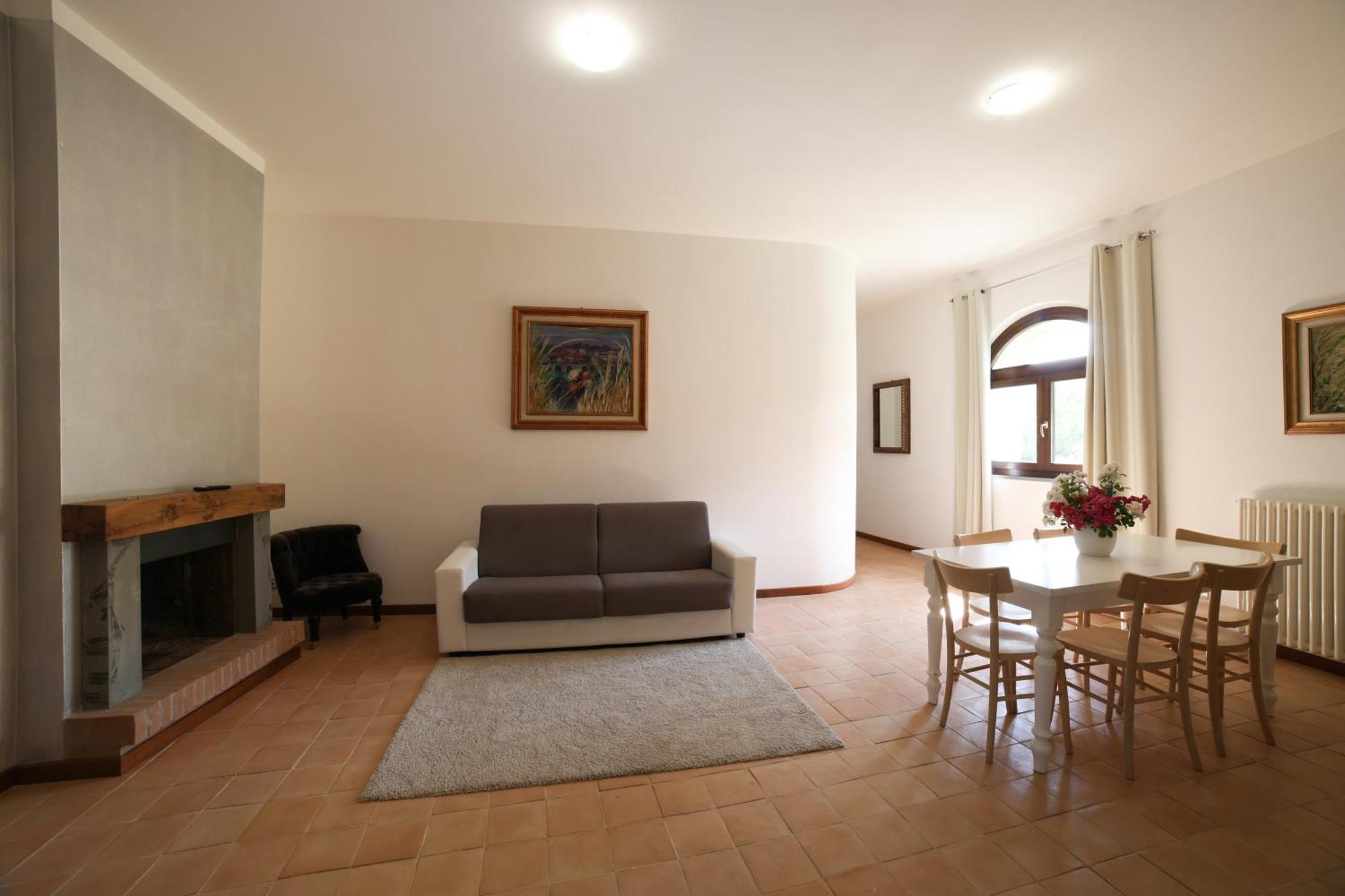 Aparthotel Ht Castello Di Campolongo à Valfabbrica Extérieur photo