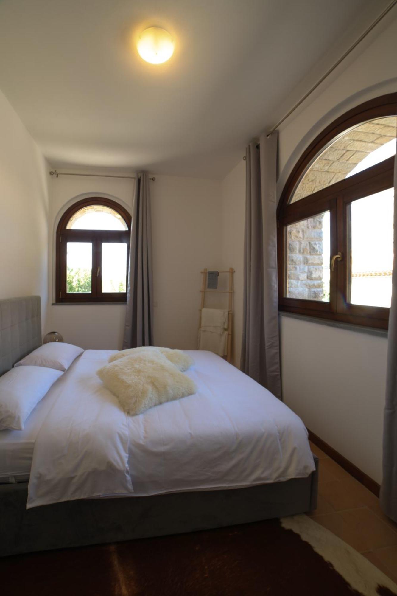 Aparthotel Ht Castello Di Campolongo à Valfabbrica Extérieur photo