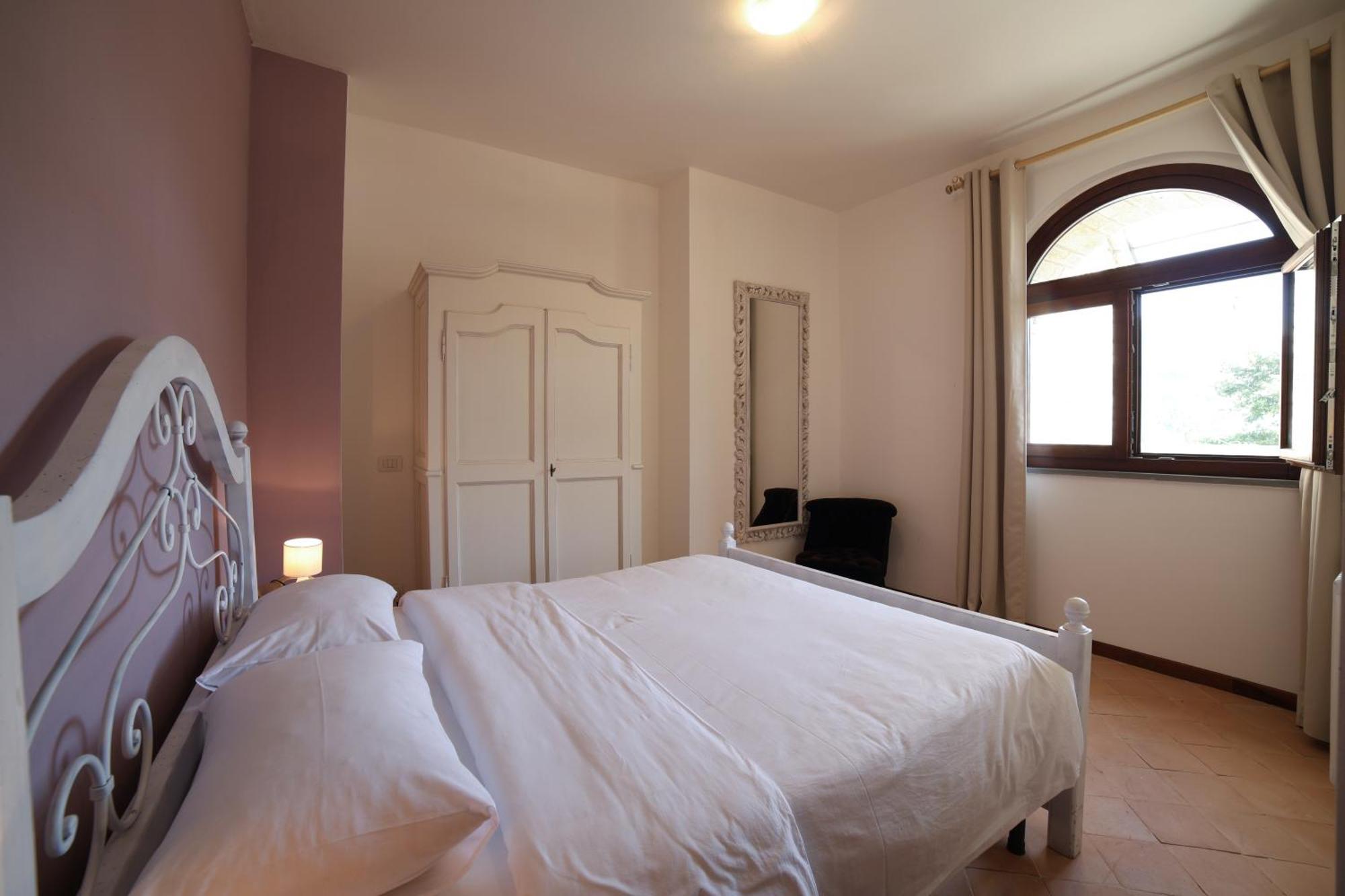 Aparthotel Ht Castello Di Campolongo à Valfabbrica Extérieur photo
