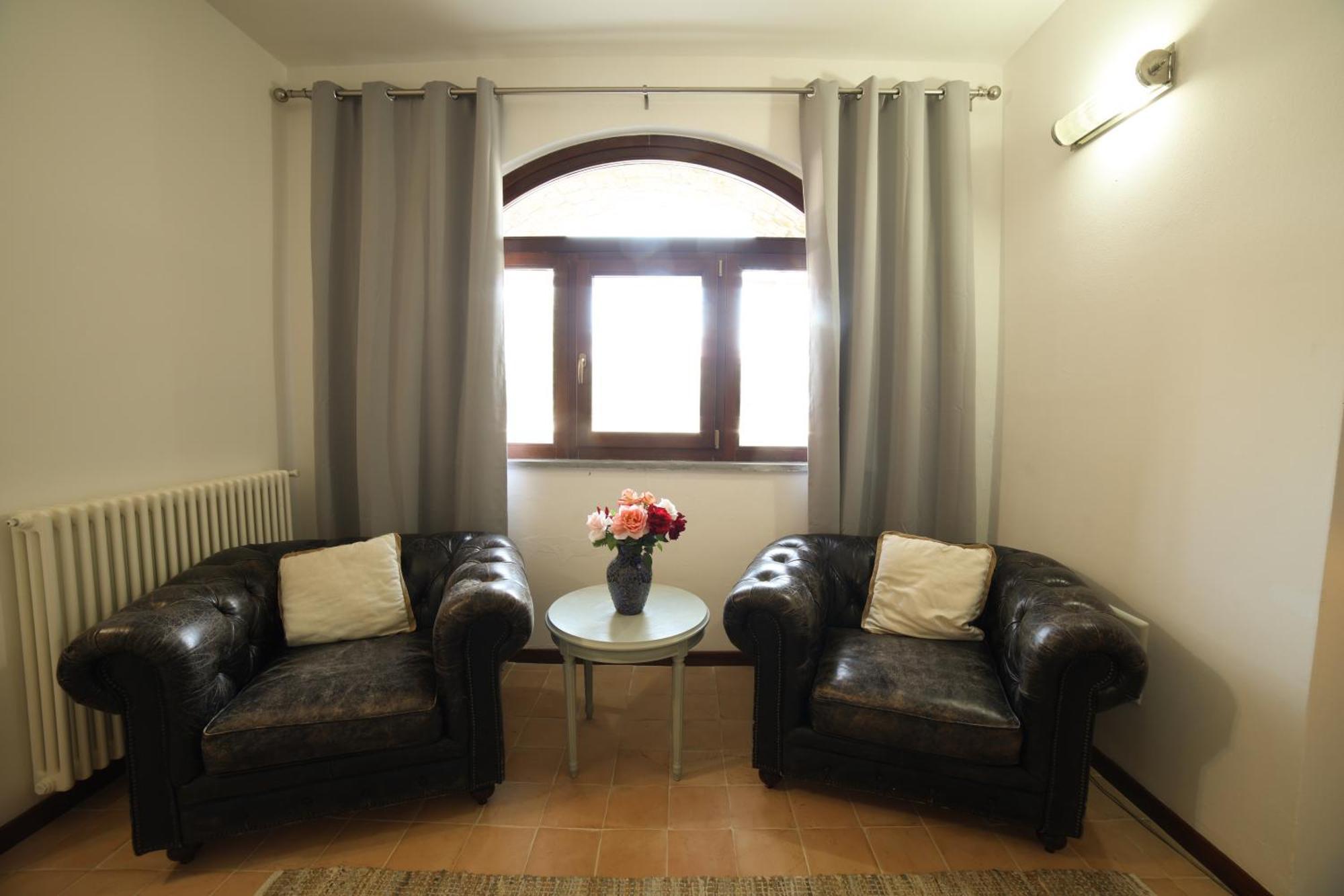 Aparthotel Ht Castello Di Campolongo à Valfabbrica Extérieur photo