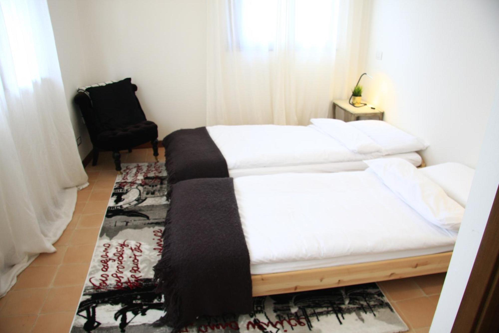 Aparthotel Ht Castello Di Campolongo à Valfabbrica Extérieur photo