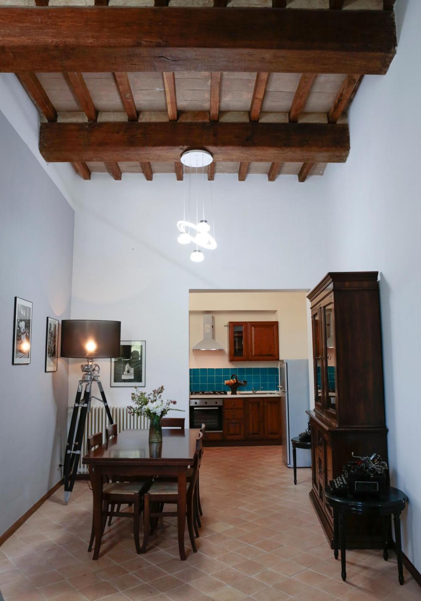 Aparthotel Ht Castello Di Campolongo à Valfabbrica Extérieur photo