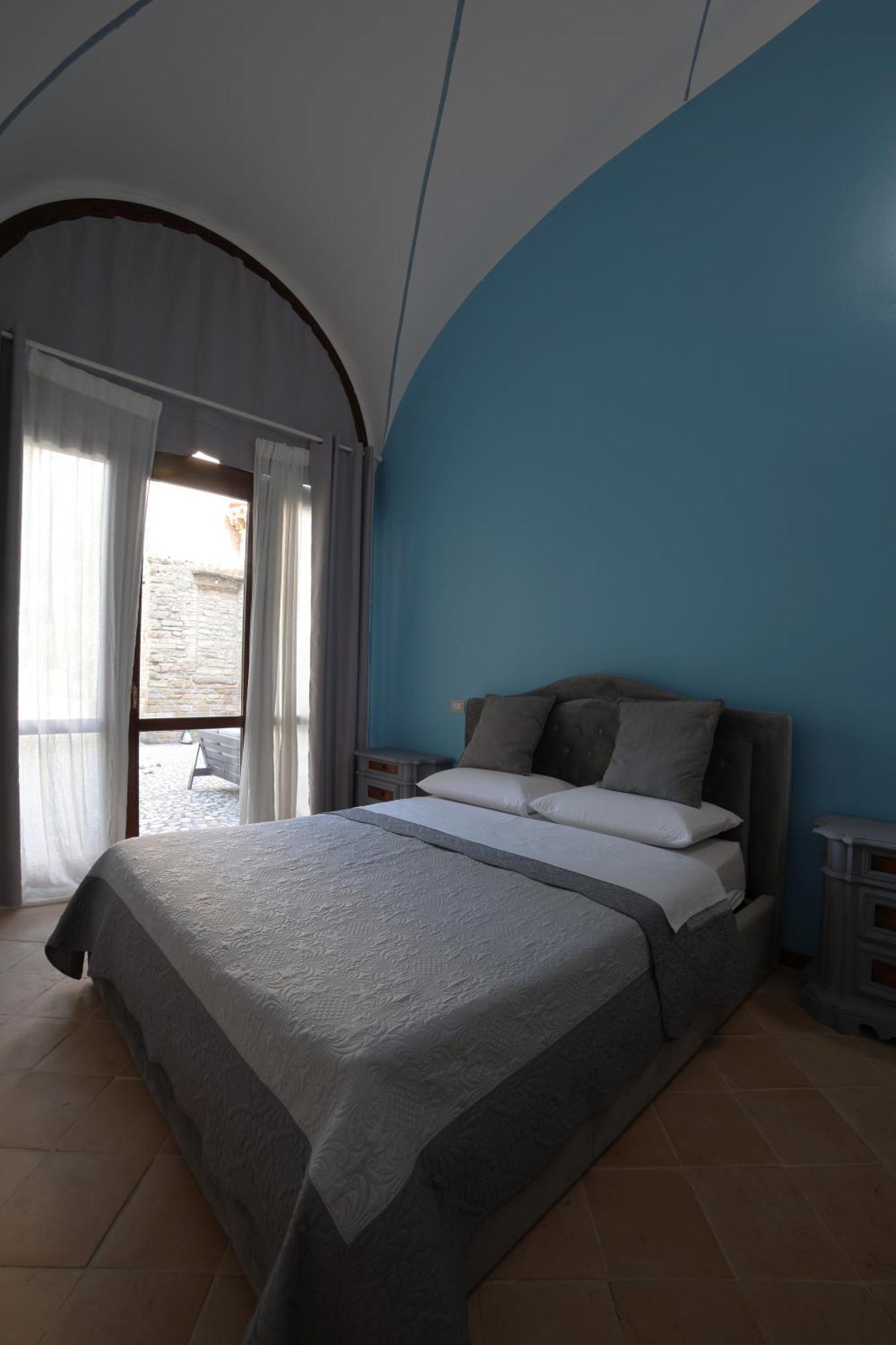 Aparthotel Ht Castello Di Campolongo à Valfabbrica Extérieur photo